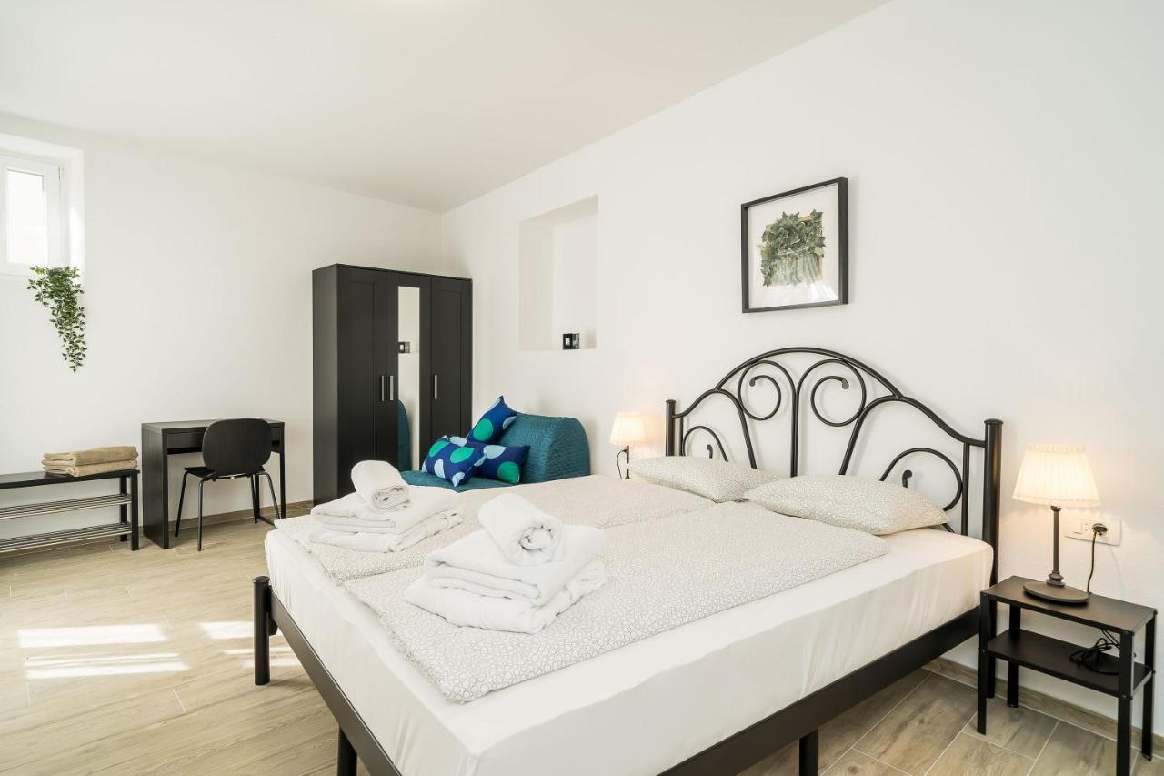 & Pool Schwarz Guest house 3*