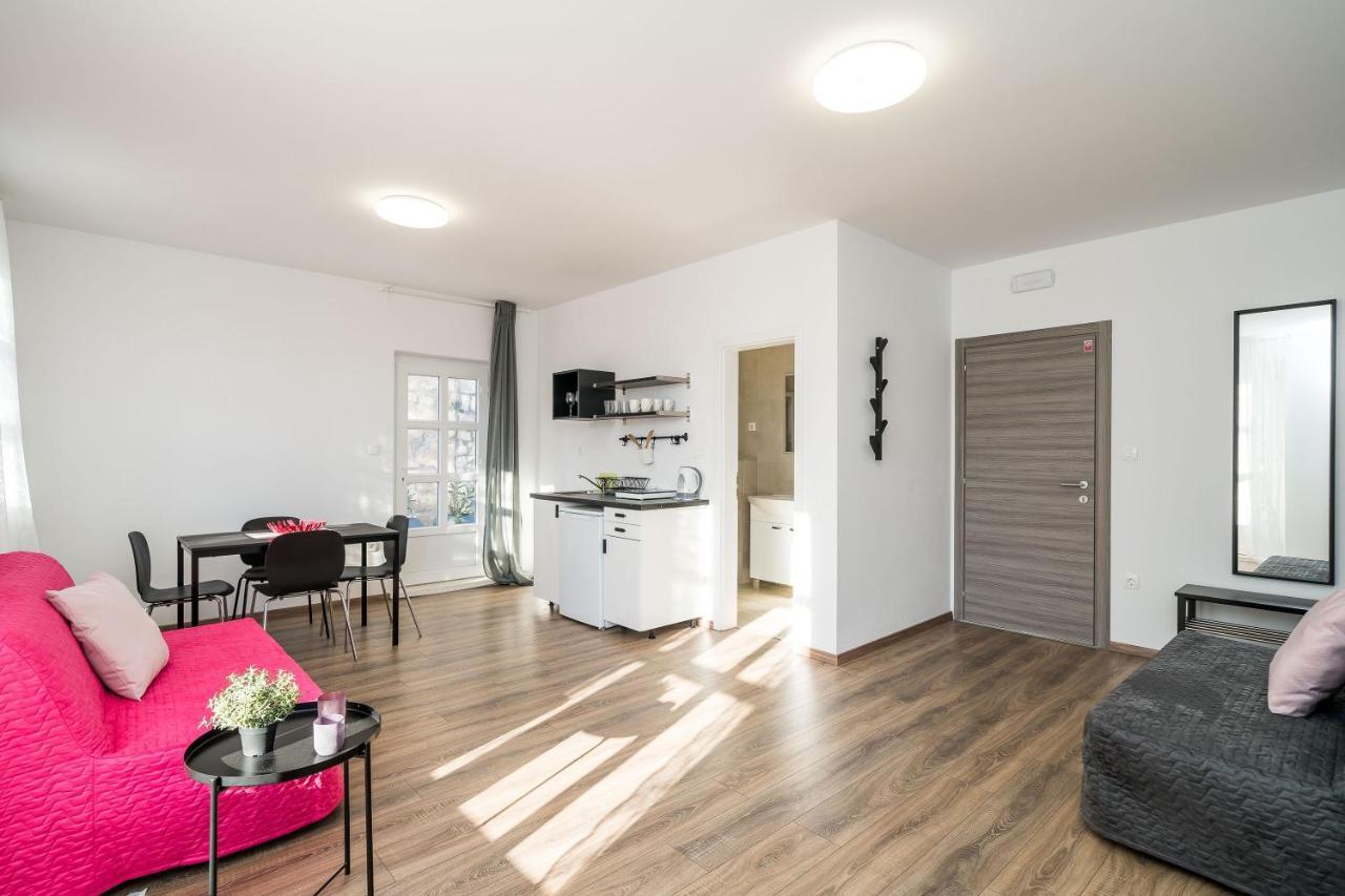 Guest house & Pool Schwarz