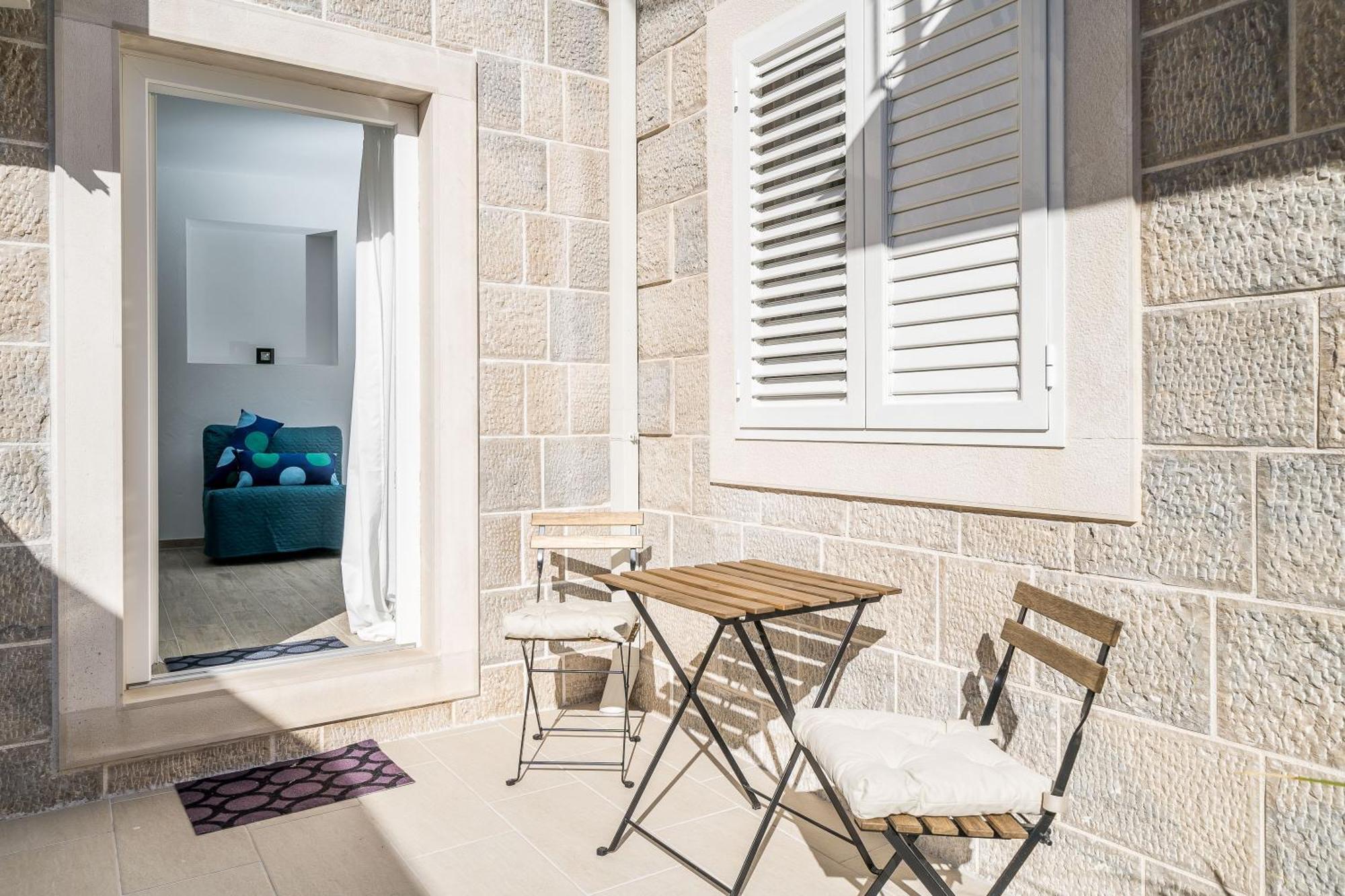& Pool Schwarz Cavtat