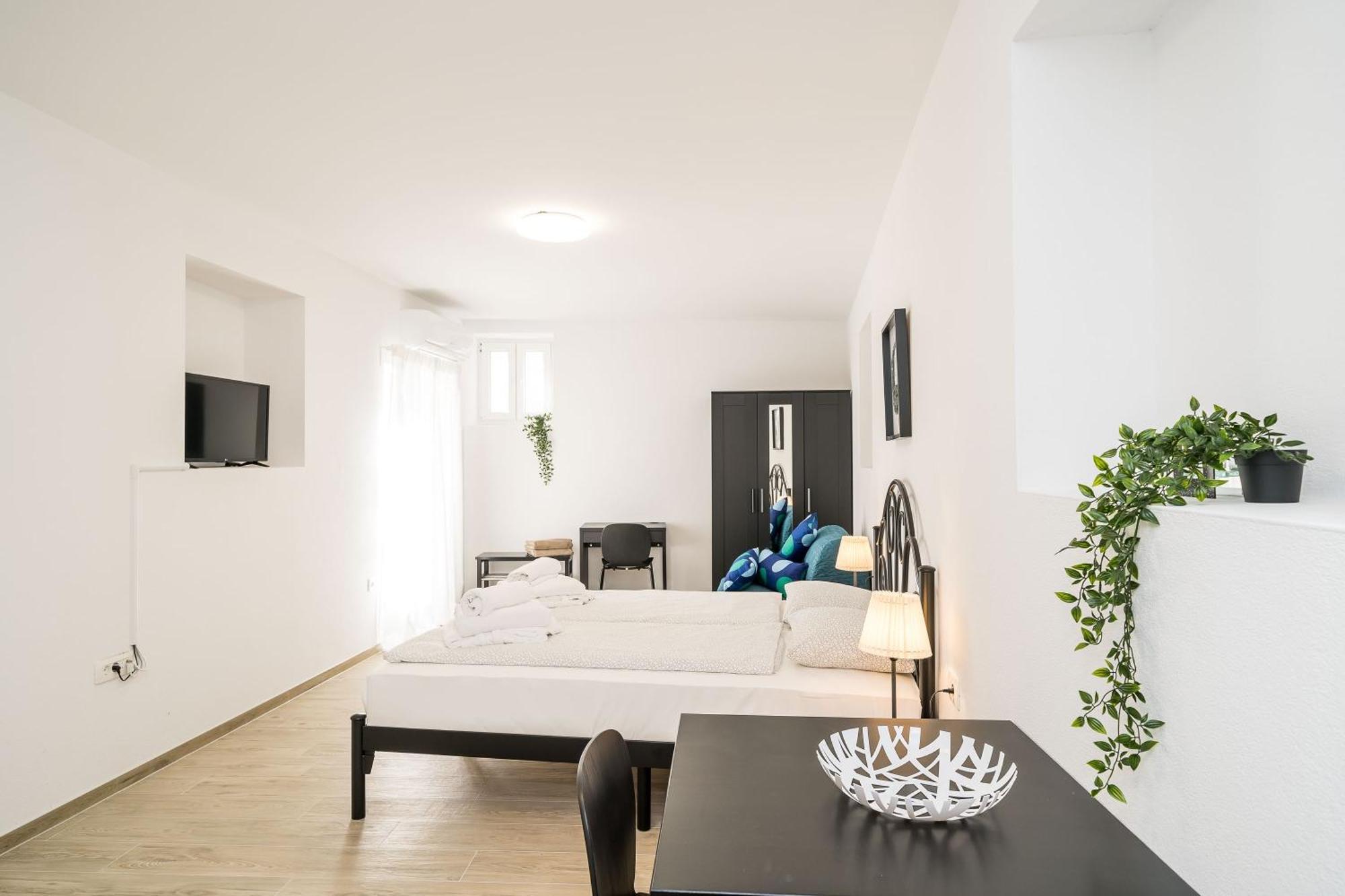 & Pool Schwarz Guest house Cavtat