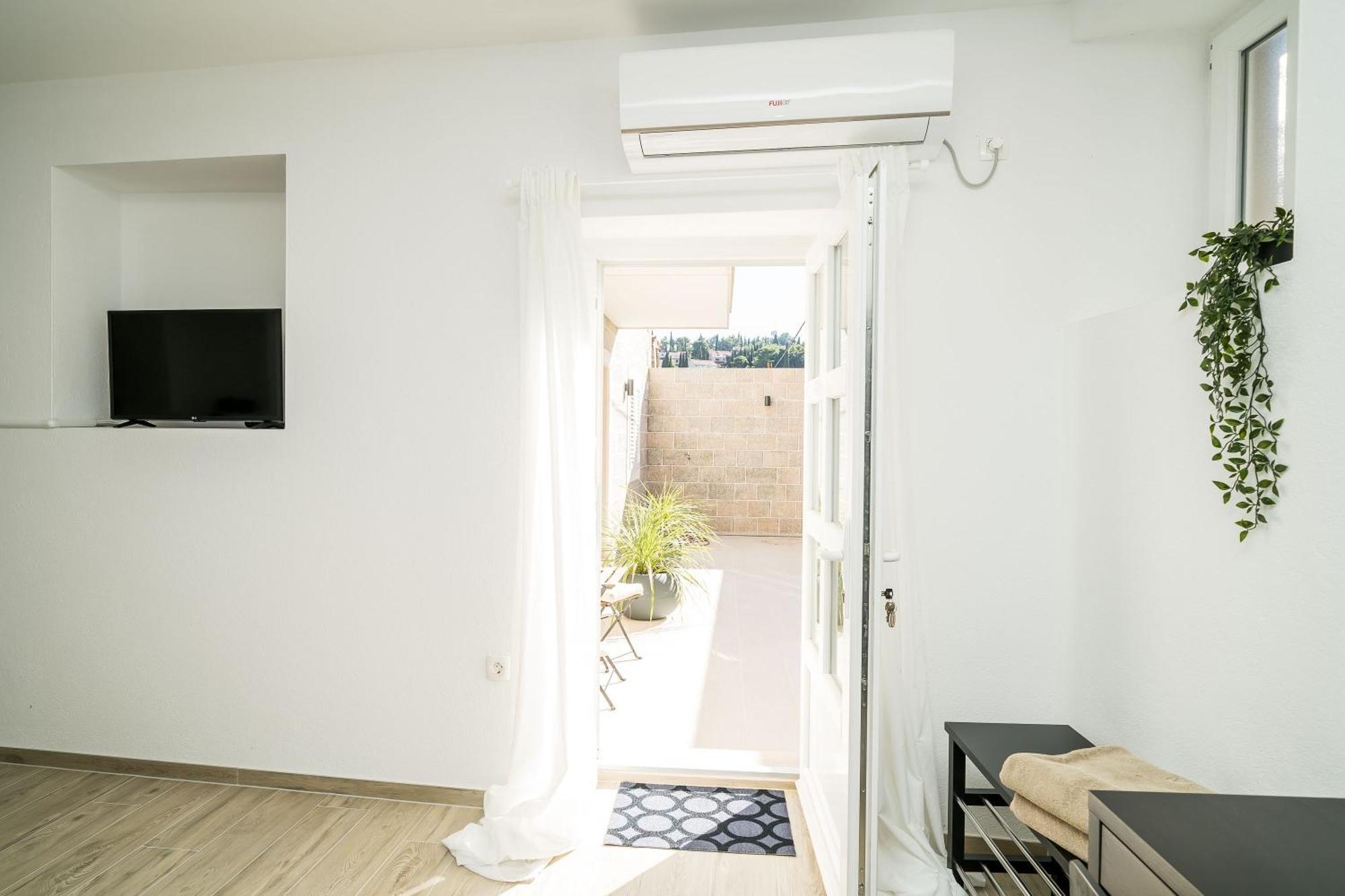 Guest house & Pool Schwarz 3*