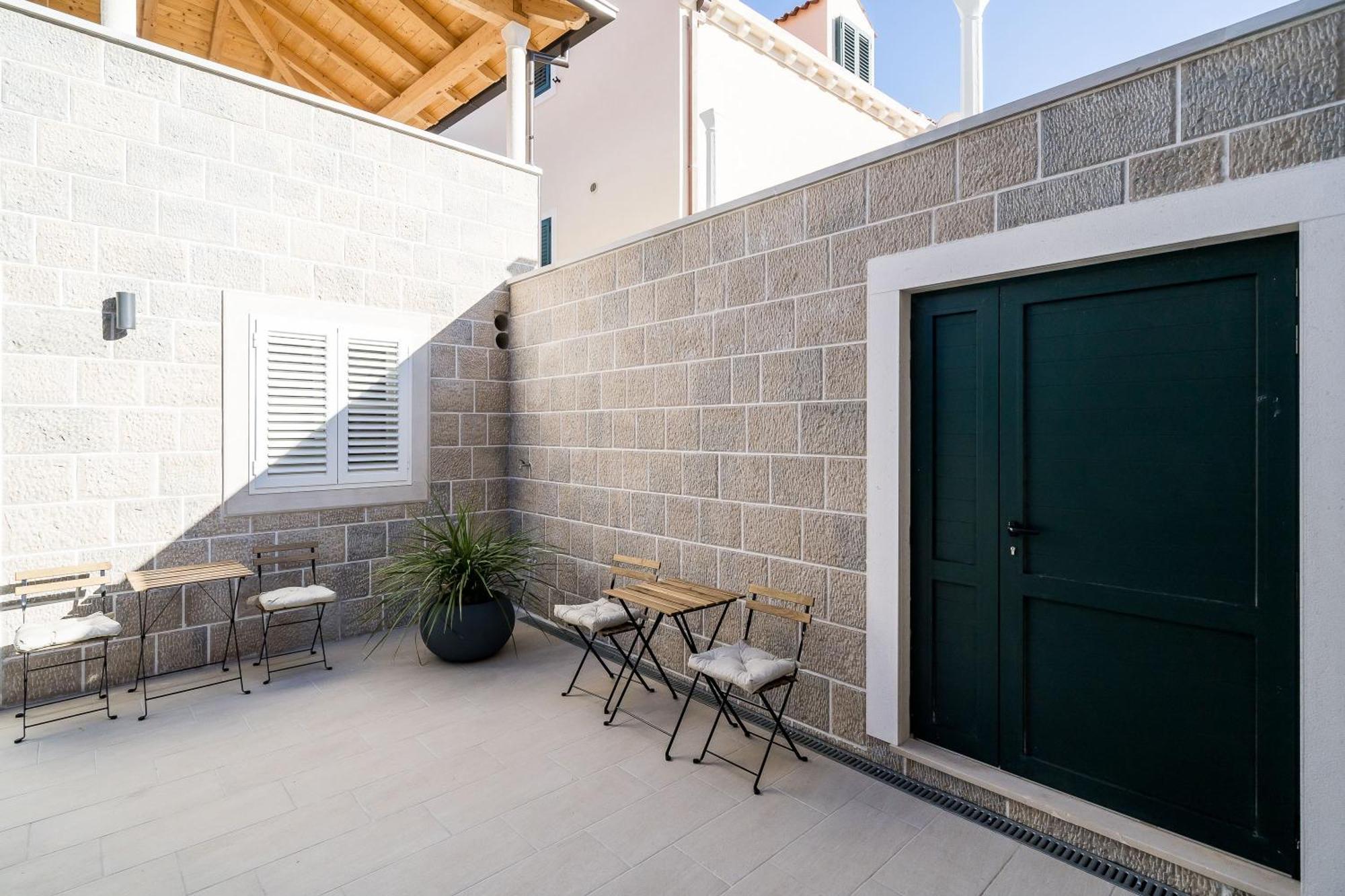 & Pool Schwarz Guest house 3*